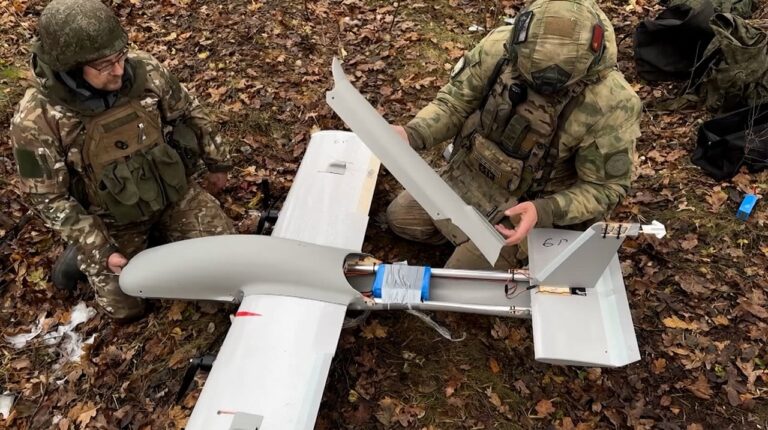 Ворог переробив ударний БПЛА “Молнія” на дрон-матку – Флеш