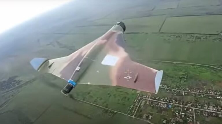 Українська розвідка показала, як спецпідрозділ “Крила” знищує дрони росіян