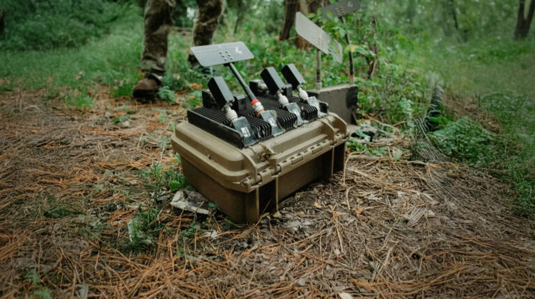 Військові отримали перші засоби РЕБ за програмою “Армія дронів бонус”