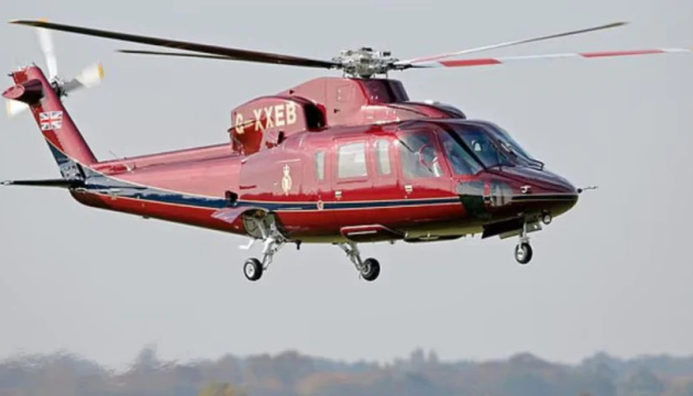 Чарльз ІІІ виставив на продаж розкішний гелікоптер матері