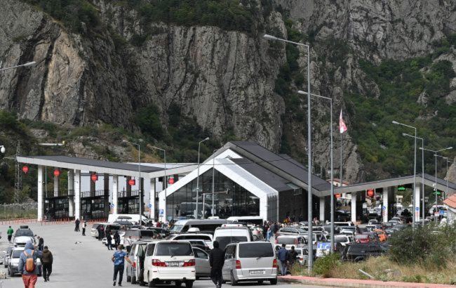 МЗС відреагувало на ситуацію з українцями на кордоні РФ і Грузії