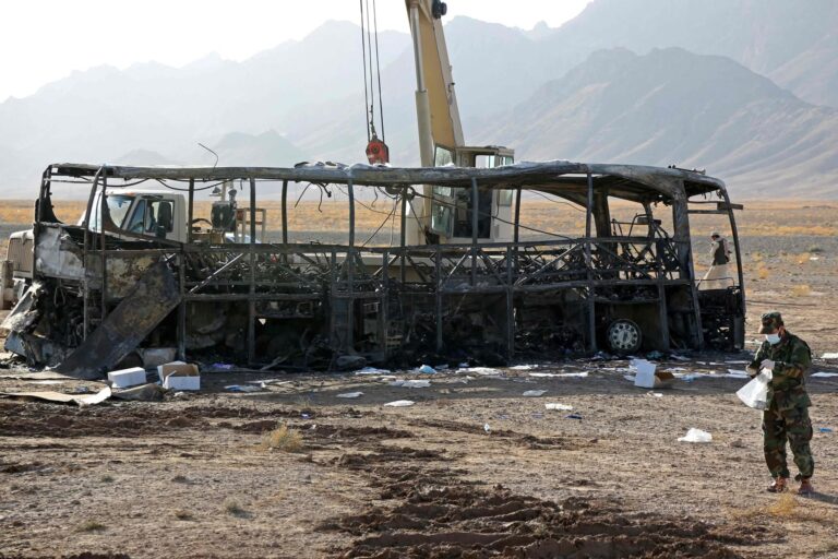 В Афганістані вибухнув автобус із депортованими з Ірану: загинули щонайменше 76 людей