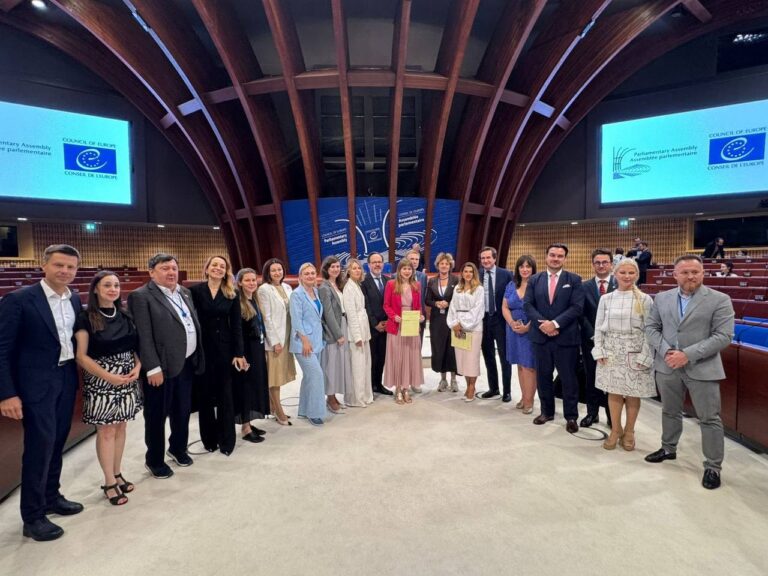 ПАРЄ закликала Росію до обміну полоненими у форматі «всіх на всіх» та засудила тортури українських бранців