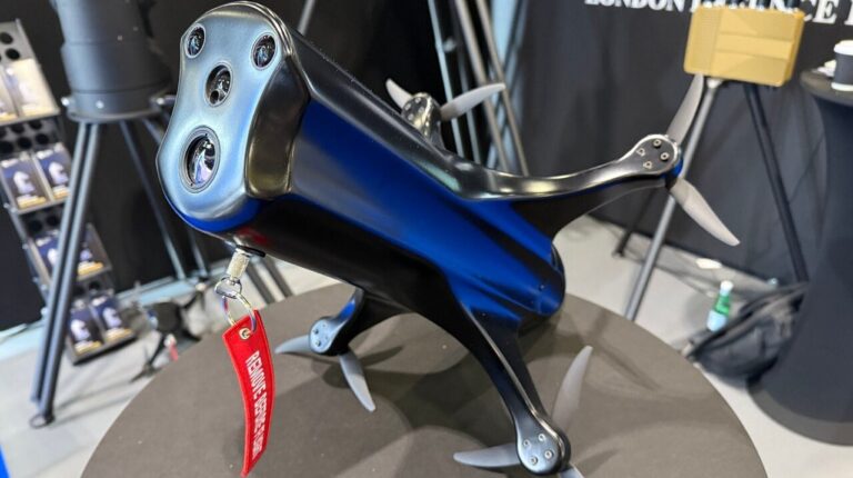 У Британії створили футуристичний дрон-перехоплювач Baby Raptor без вибухівки