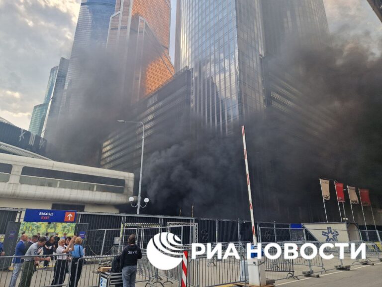 У російській столиці після вибуху горить «Москва-Сіті»: що відомо (відео)