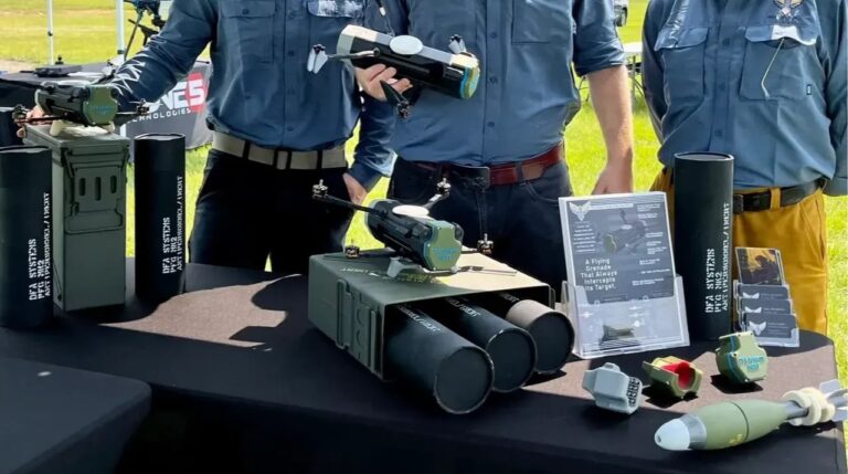 У США створили дрон-камікадзе з ШІ, яким може керувати звичайний піхотинець