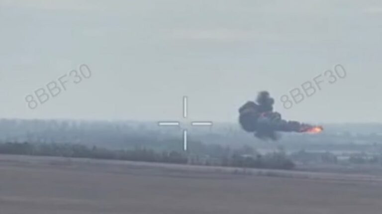 Сили безпілотних систем FPV-дроном знищили російський гелікоптер Мі-8 – “Мадяр”