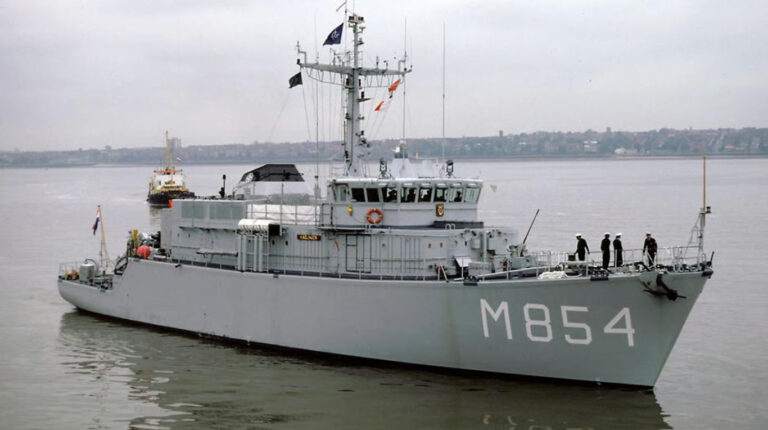 ВМС України отримали від Нідерландів протимінний корабель типу Alkmaar