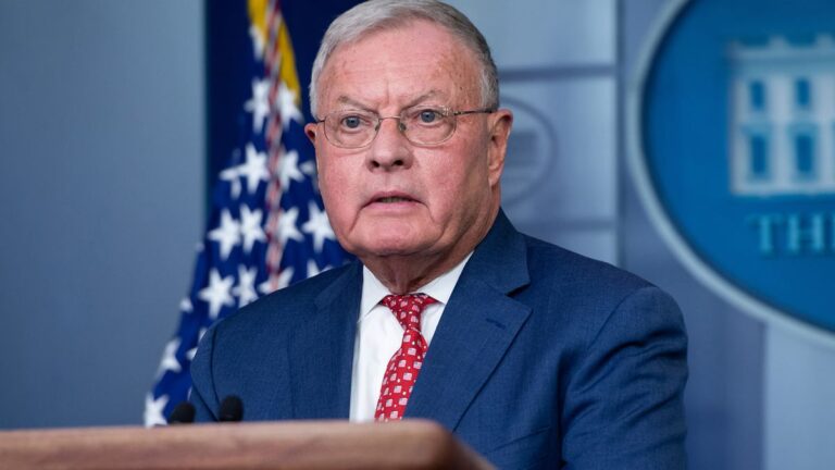 “Абсурдна ідея”: у Трампа різко відреагували на пропозицію Путіна про перемир’я 9 травня