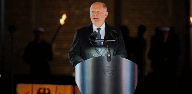 Олафа Шольца урочисто провели з посади канцлера Німеччини
