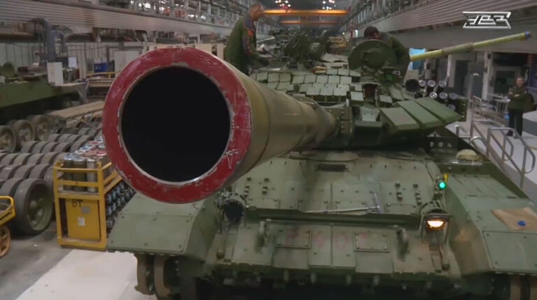 Росіяни готуються відновлювати танки Т-72А 1980-х років випуску, – OSINT-аналітики