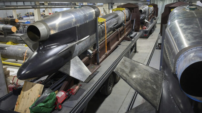 Стаття
                    Жодних державних посередників. Як не перетворити експорт зброї на велику корупційну схему?