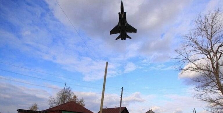 У Росії атакували дронами військову авіабазу та завод вибухових речовин – ЗМІ