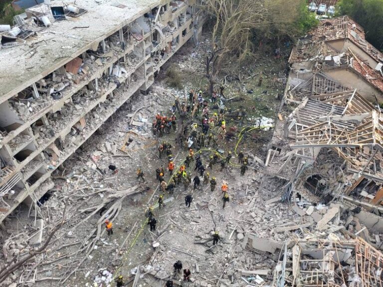 Іран вдарив по Ізраїлю після атаки США: з’явилися відео з місць влучань