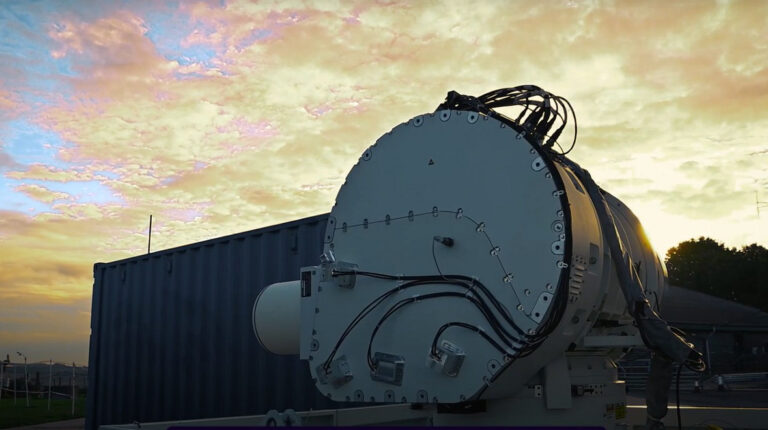 Велика Британія планує встановить на кораблі лазерні антидронові системи за понад $400 млн