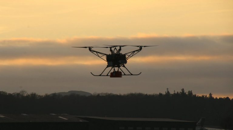 У Британії протестували важкий дрон для логістики та евакуації, який летить на 200 км