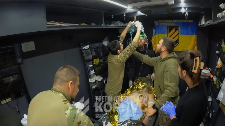 Третій армійський корпус показав мобільну операційну Stabnet для поранених