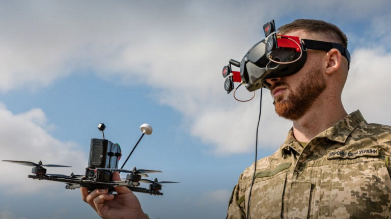 Військові отримали вже 100 тис. FPV-дронів через DOT-Chain Defence – Шмигаль