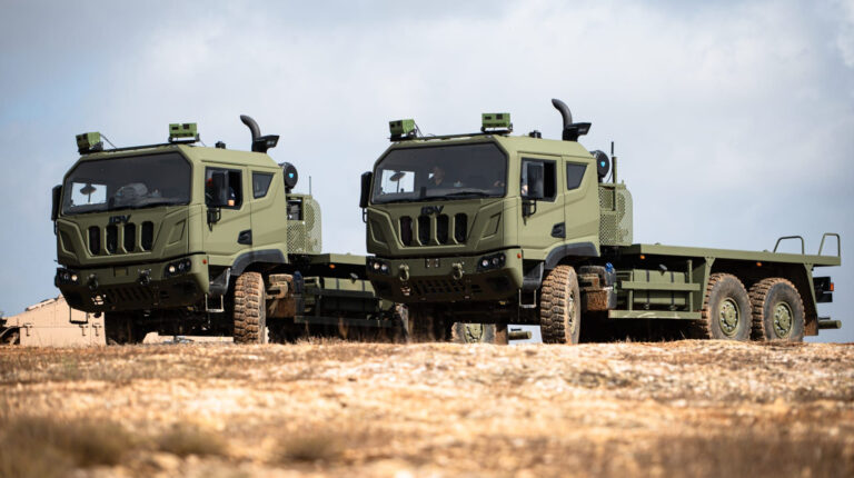 В Іспанії показали перший європейський безекіпажний логістичний конвой з ШІ