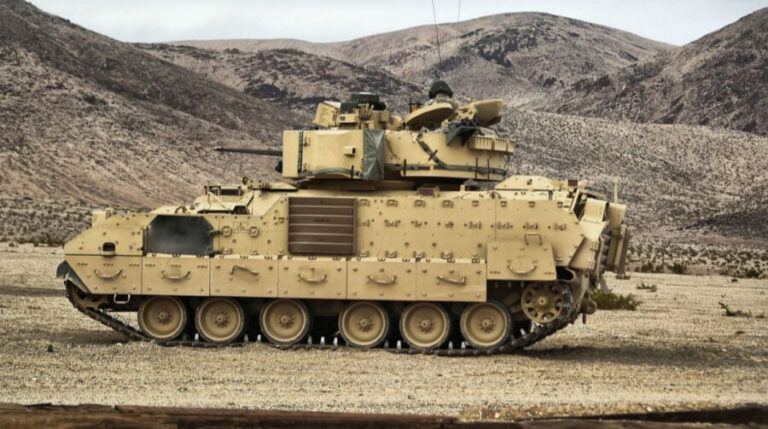 Американська “дочка” Rheinmetall прискорить ремонт пошкоджених Bradley для ЗСУ