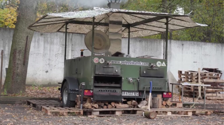 Військові тестують польову кухню “Марічка 250”, яка може нагодувати понад 250 людей