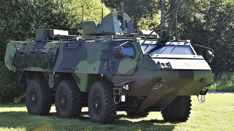 Латвія передає Україні останню партію бронетранспортерів Patria 6×6