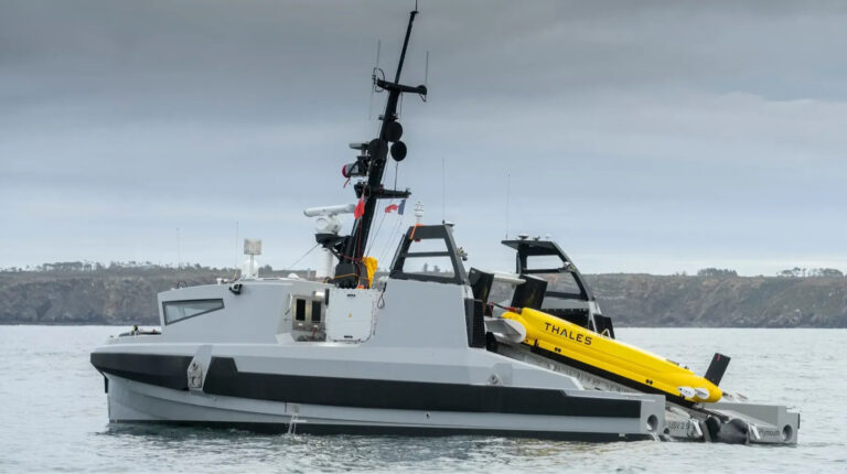 ВМС Франції отримали безекіпажне судно зі ШІ, яке виявляє 99% морських мін