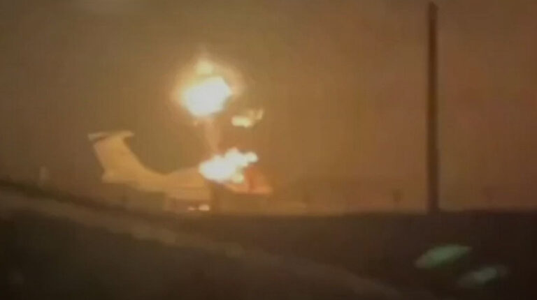 Супутникові знімки підтвердили ураження двох російських літаків у Таганрозі