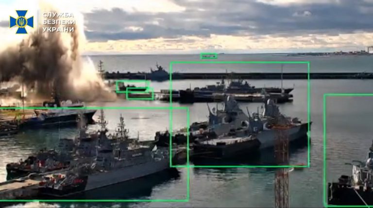 СБУ вперше в історії підірвала дронами російський підводний човен