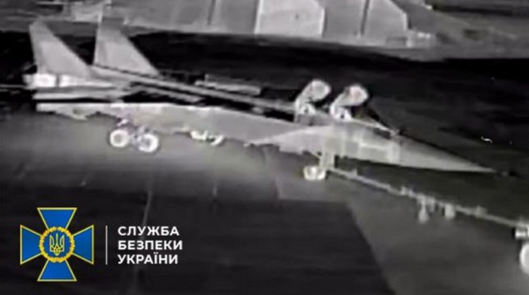 СБУ вдарила по аеродрому в Криму, серед уражень – МіГ-31 із повним боєкомплектом