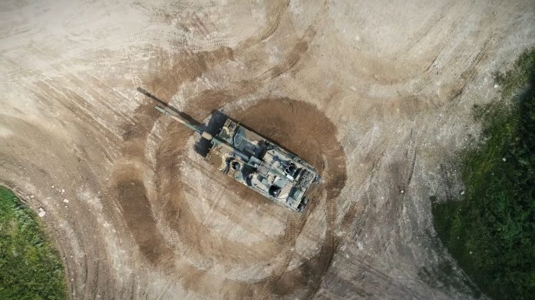 Швеція придивляється до південнокорейських гусеничних гаубиць K9 Thunder