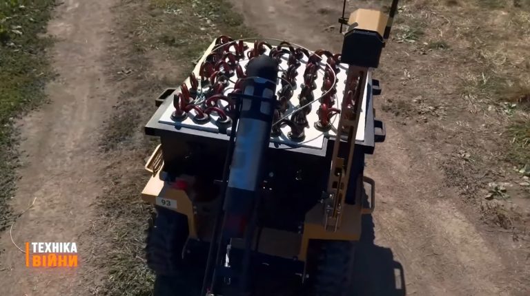 Українська SkyLab зробила наземного робота для дистанційного розмінування