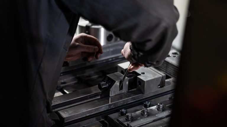 Для зброярів в Україні запускають новий механізм фінансової підтримки