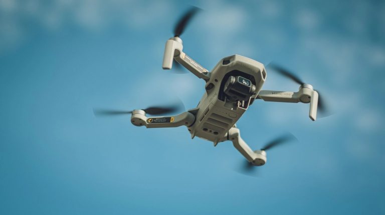 Російські та українські військові щодня застосовують по 4-5 тисяч FPV-дронів фронті – Сирський