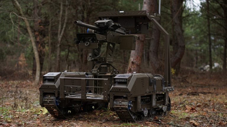 Українська DevDroid кодифікувала наземний дрон із гранатометом