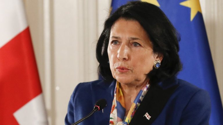 Ми стали жертвами спецоперації РФ: президент Грузії не визнала вибори і закликала до протесту