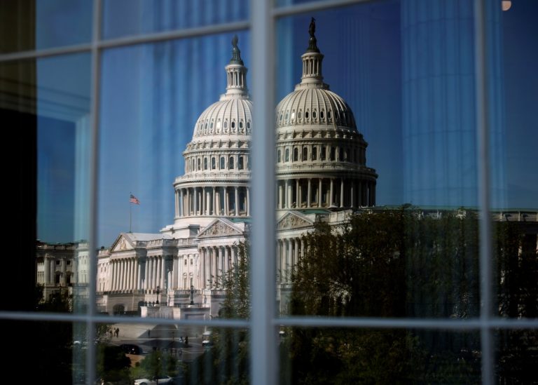 У США конгресмени просять Байдена дозволити Польщі збивати ракети РФ над Україною