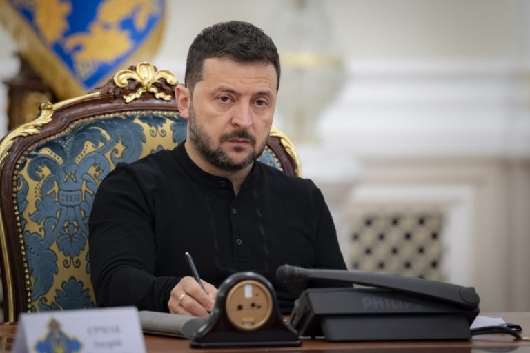 Путін запропонував вдарити «Орєшніком» по Києву. Зеленський відповів одним словом