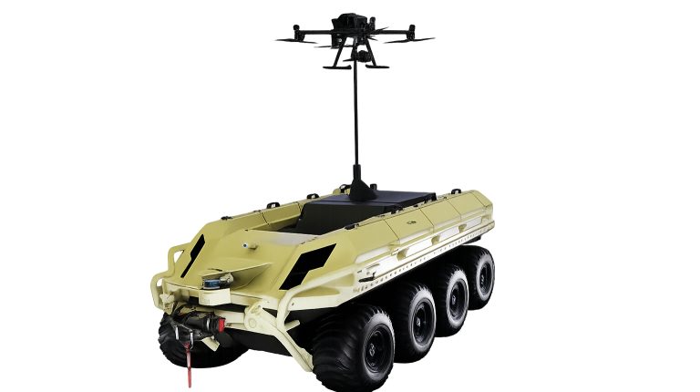 У Катарі показали НРК із квадрокоптером для тривалої розвідки