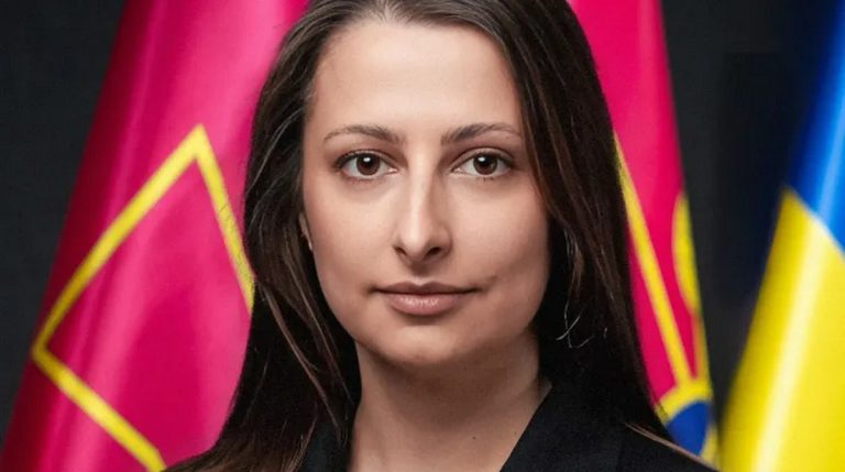 Кабмін звільнив Ганну Гвоздяр з посади заступниці міністра оборони