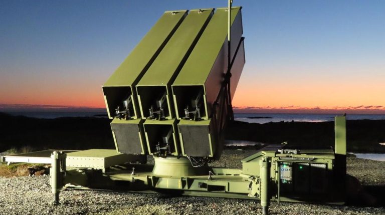 Катар показав мобільну пускову установку NASAMS на вантажівці Mercedes