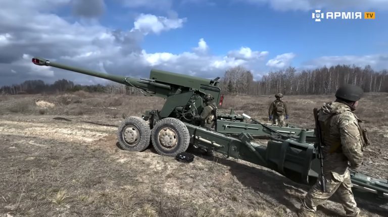 Артилеристи розповіли про переваги української “Богдани-БГ” над радянським “Гіацинтом”