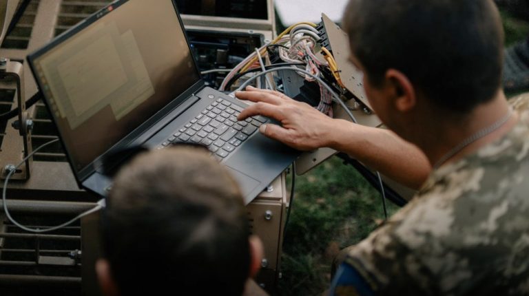 Міноборони у 2025 році надало українським виробникам 30 ліцензій на використання власних розробок