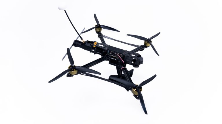 Українська компанія презентувала серійний дрон-ждун: може вичікувати ціль до 14 діб
