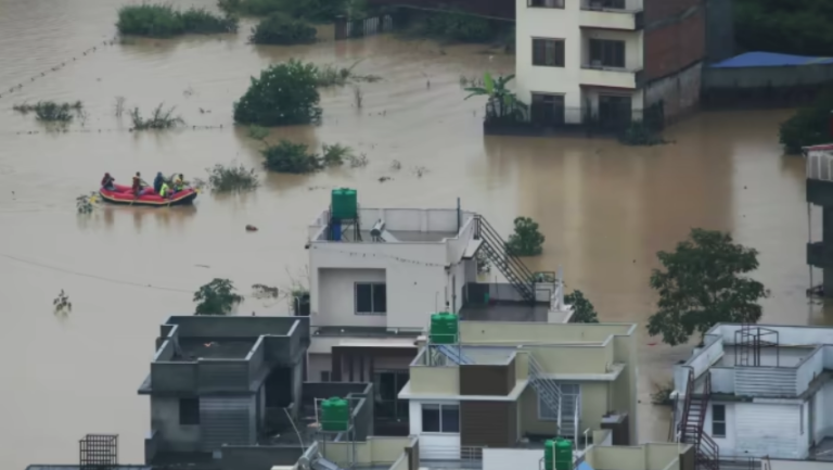 Понад 100 людей загинули через масштабні повені у Непалі