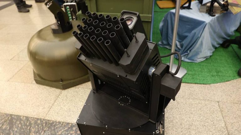 Турель на 24 стволи та ШІ-наведення: росіяни презентували комплекс проти FPV-дронів