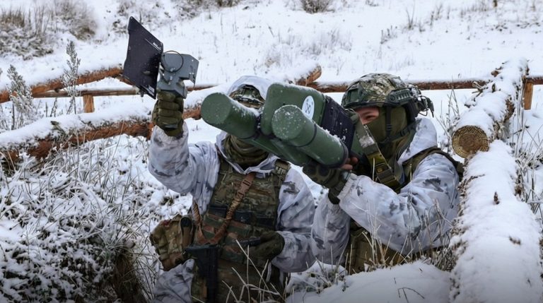 В Україні майбутні офіцери вчаться застосовувати антидронові рушниці