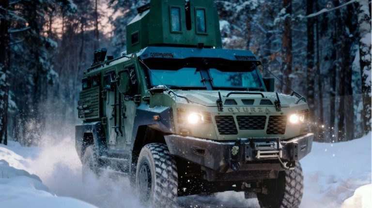 Українська “УкрАрмоТех” за місяць передала військовим понад 400 броньовиків