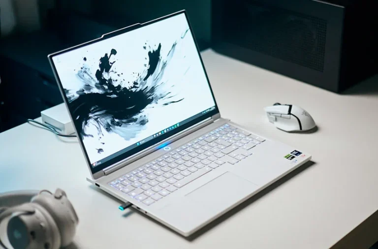 Ігровий ноутбук Lenovo Legion 7i з RTX 5060 та OLED 2,5K різко подешевшав