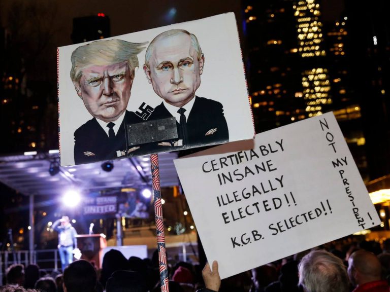 Розвідка США каже, що Росія тепер впливає на американські вибори “більш витончено”